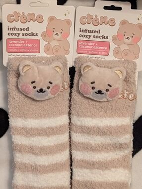 2 Pairs The Creme Shop Infused Cozy Socks Lavender Coconut Infused Beige White